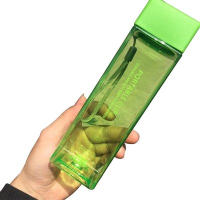 Пляшка для води 500 мл пластикова квадратна салатова